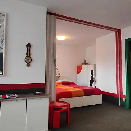 Appartement Hostdomus - Modern Art Flat *