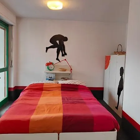 Hostdomus - Modern Art Flat Appartement *